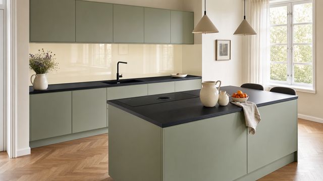 FANI Küchenrückwand Unicolor 912 Magnolie – Kücheninsel · Smartglas (SG)